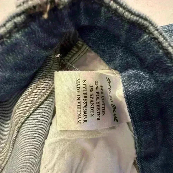 Studio Blue Jeans - Picture 4 of 6